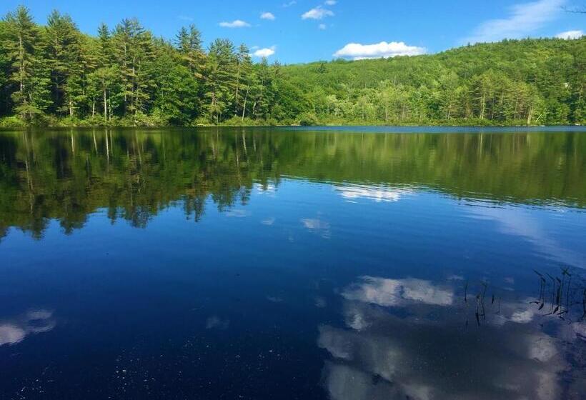 호스텔 Center Lovell Inn