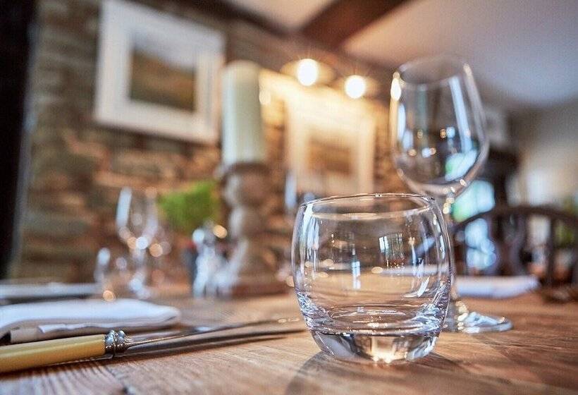 הוסטל Riverside Inn, Aymestrey