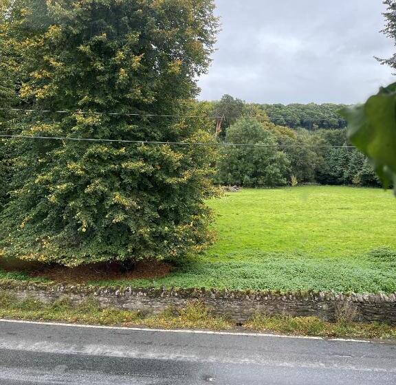 הוסטל Riverside Inn, Aymestrey