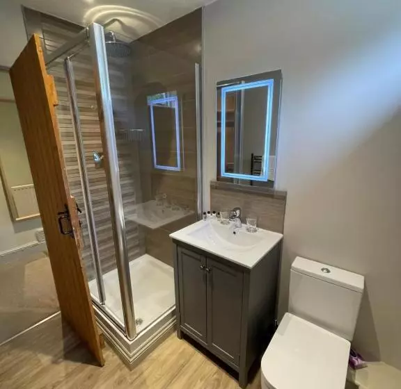 Retkeilymaja Riverside Inn, Aymestrey