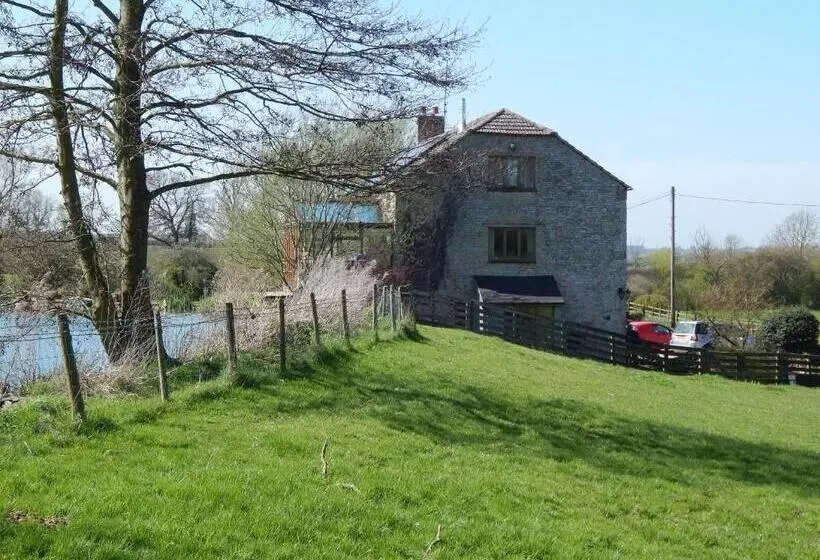 Aamiaismajoitus (B&B) Astwell Mill