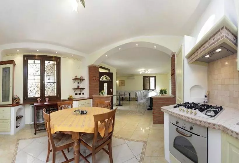 Aamiaismajoitus (B&B) Borgo Dei Sensi