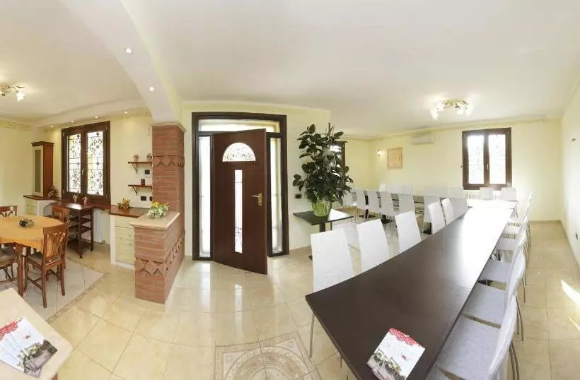 Aamiaismajoitus (B&B) Borgo Dei Sensi