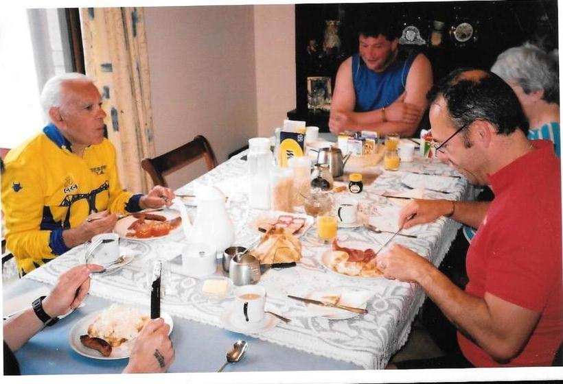 Aamiaismajoitus (B&B) East Brae Cottage