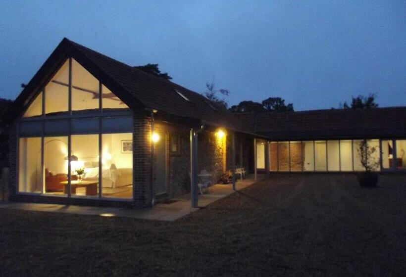 ベッドアンドブレックファースト The Suites At Pannells Ash