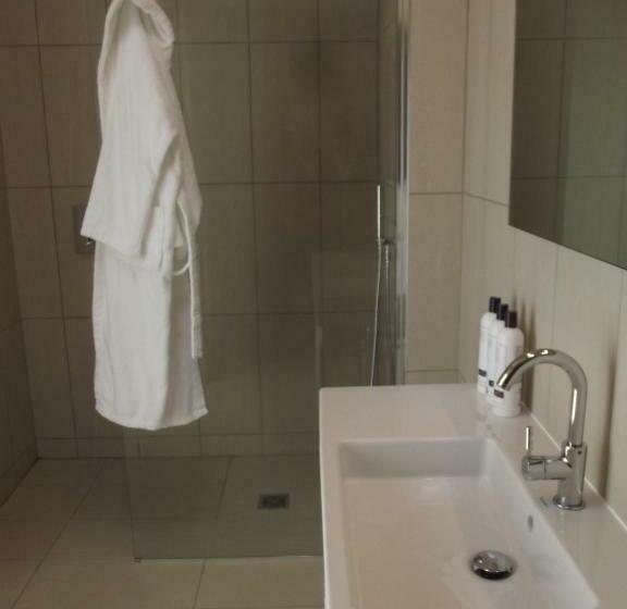 ベッドアンドブレックファースト The Suites At Pannells Ash