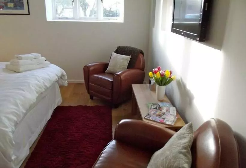 Aamiaismajoitus (B&B) The Suites At Pannells Ash