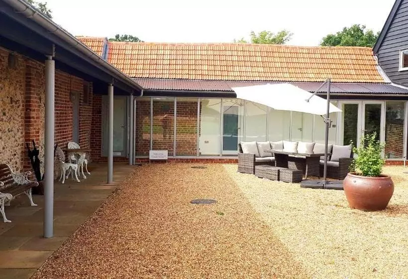 Aamiaismajoitus (B&B) The Suites At Pannells Ash