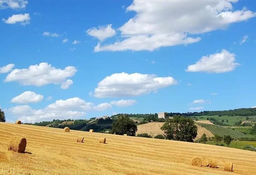 Hotelli Agriturismo Casale Dei Frontini