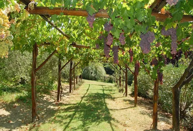 Hotelli Agriturismo Casale Dei Frontini