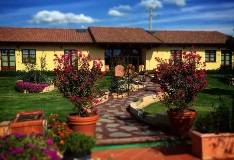 ホテル Agriturismo Le Rondinelle