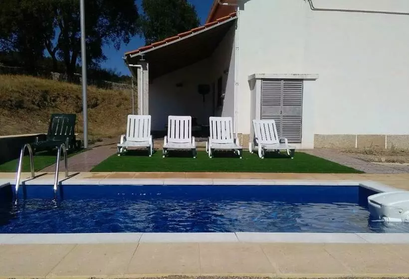 ホテル Alojamento Rural De Vales