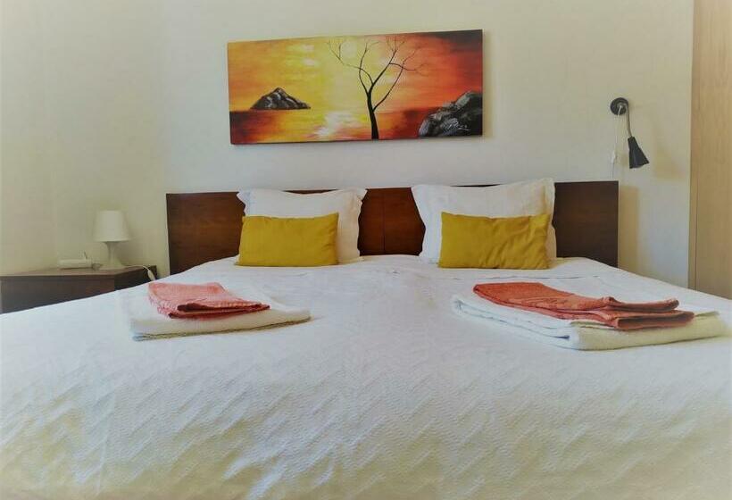 Отель Alojamento Rural De Vales