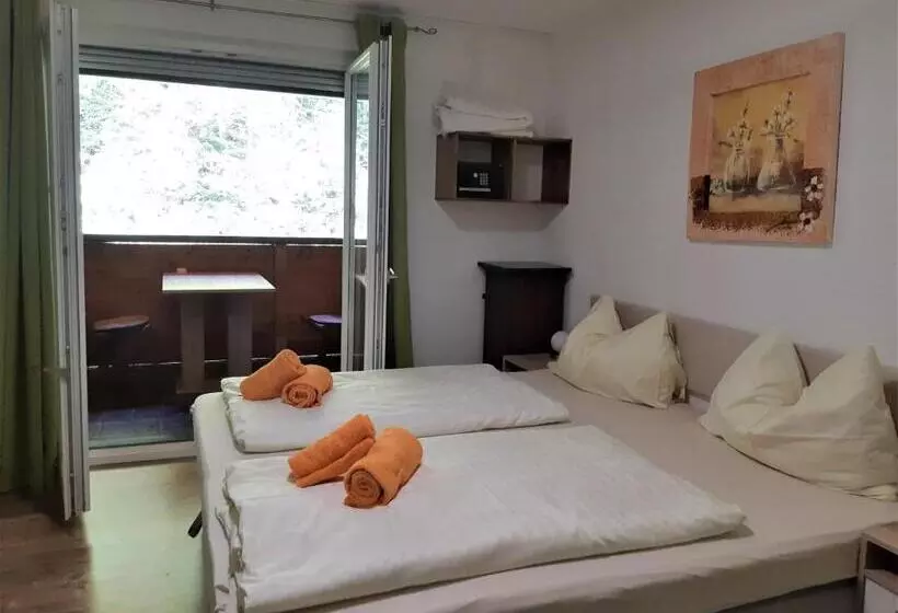 ホテル Gasthof Klug Zum Ehrensepp