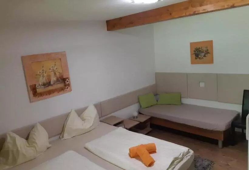 ホテル Gasthof Klug Zum Ehrensepp