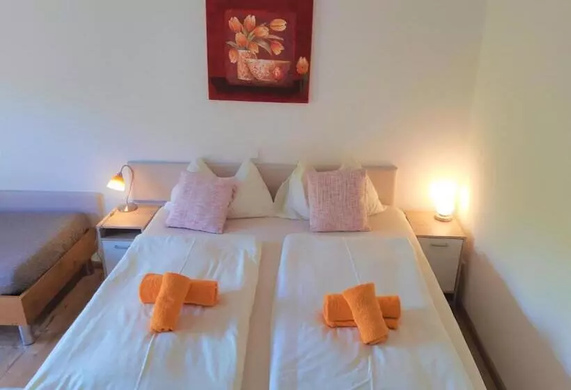 ホテル Gasthof Klug Zum Ehrensepp