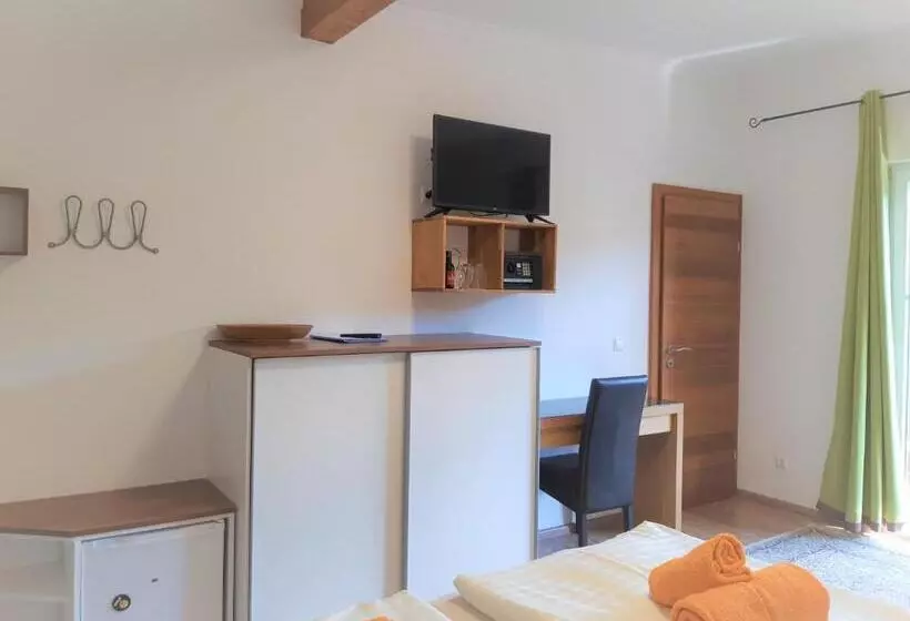 ホテル Gasthof Klug Zum Ehrensepp