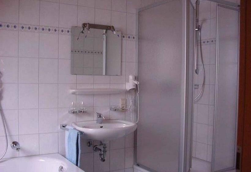 ホテル Gasthof Zum Schützen