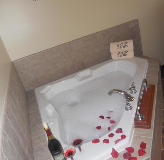 Sandhills Guest House Motel