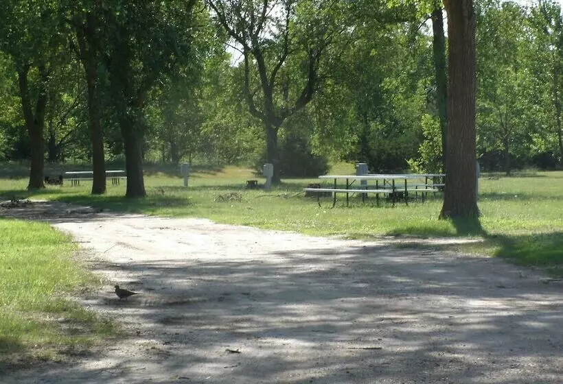 Sandhills Guest House Motel