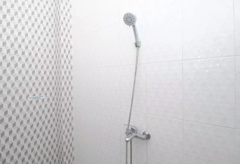 ホテル Airy Eco Syariah Bulusan Selatan Raya 46 Semarang