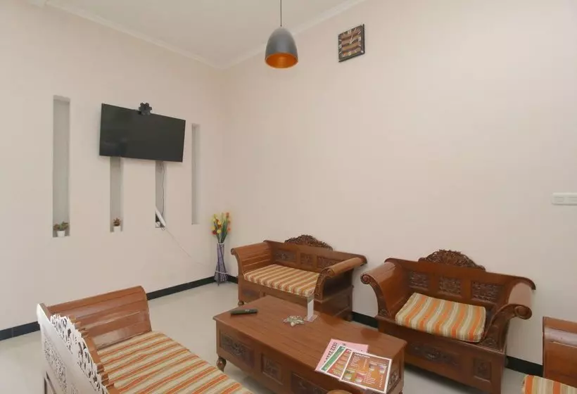 ホテル Airy Eco Syariah Bulusan Selatan Raya 46 Semarang