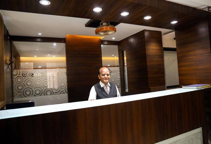 酒店 Madhuvan International By Amoghraj