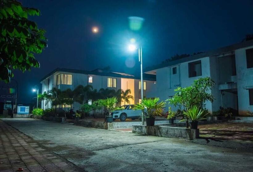 酒店 Tranquil Coast Resorts