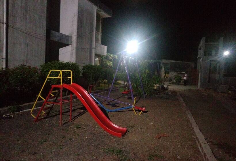 酒店 Tranquil Coast Resorts