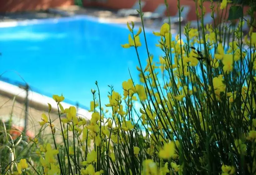 ホテル La Colline Des Ocres Village De Vacances 3 étoiles