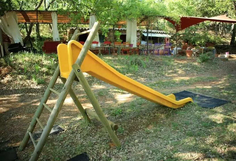 ホテル La Colline Des Ocres Village De Vacances 3 étoiles