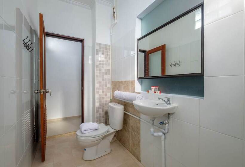 בית מלון כפרי Bali Radiance Canggu By Oyo Rooms