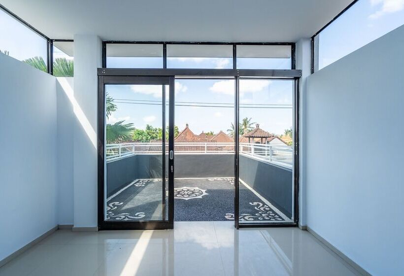 בית מלון כפרי Bali Radiance Canggu By Oyo Rooms