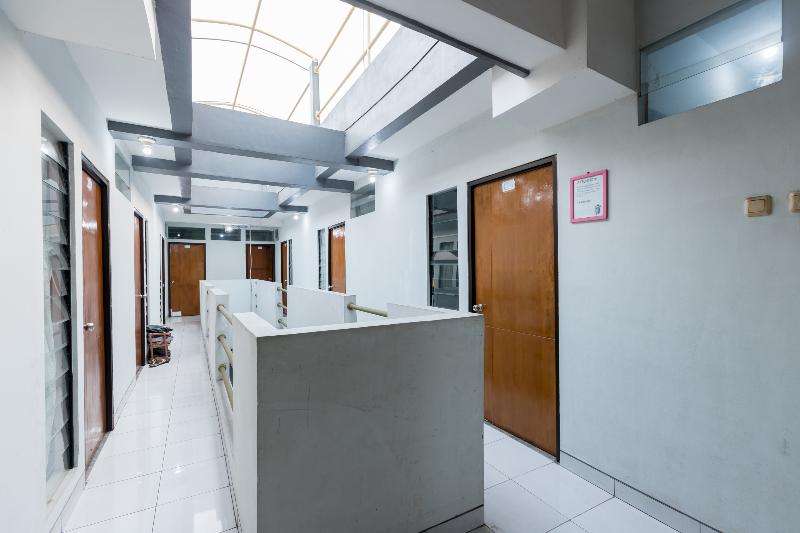 Hotel Cemara Gading By Oyo Rooms