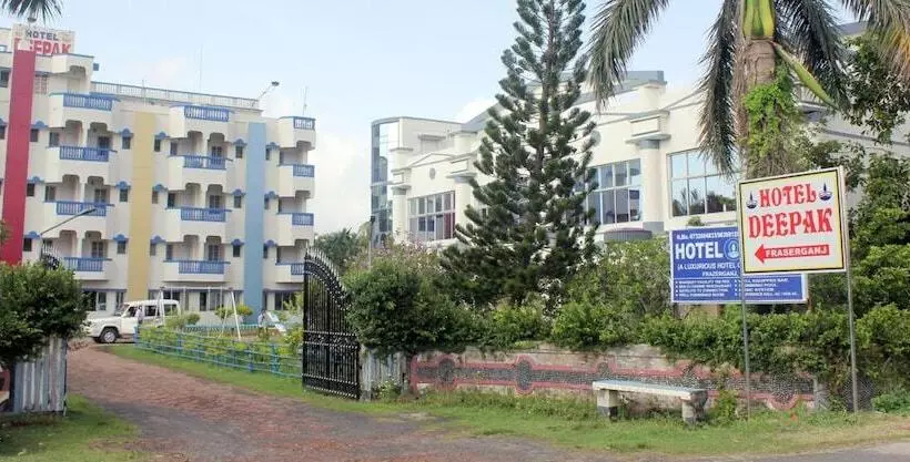 Hotel Deepak