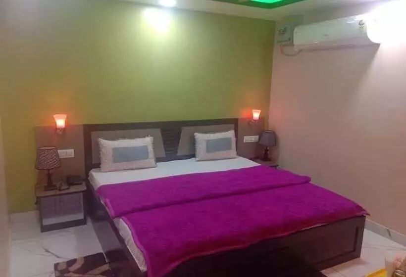 Hotelli Hotek Aarti Inn