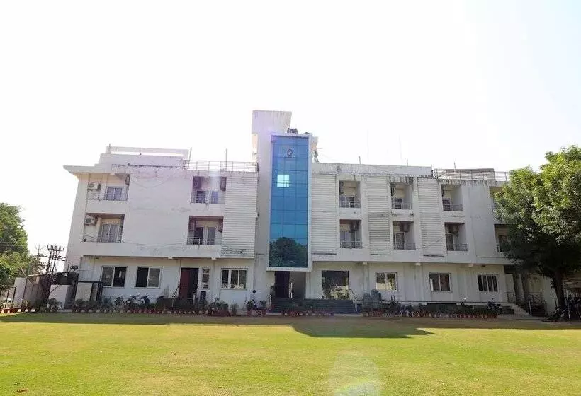 Hotelli Maha Nandini Resort By Oyo Rooms