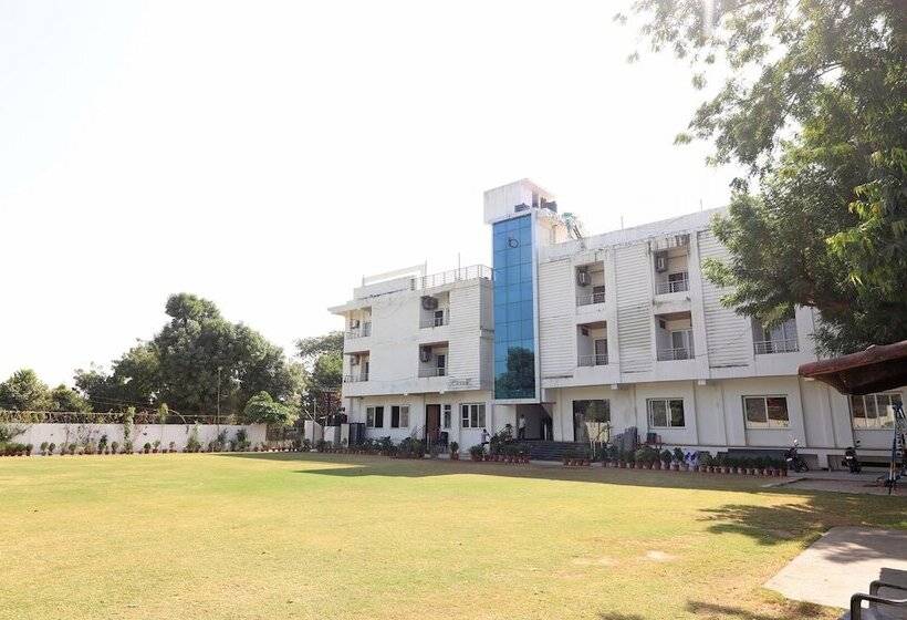 ホテル Maha Nandini Resort By Oyo Rooms