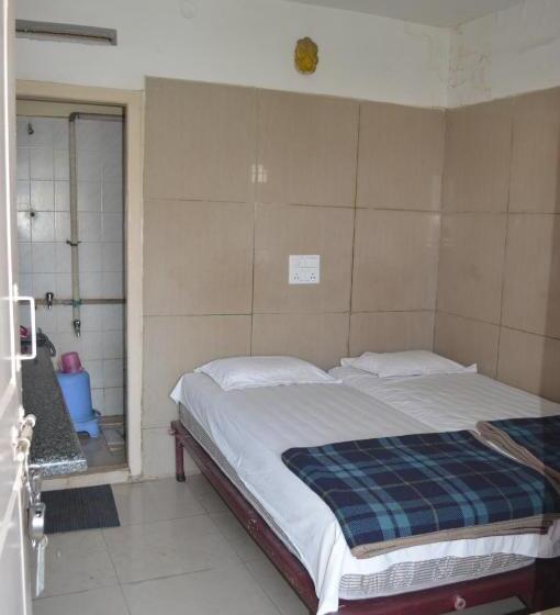 בית מלון כפרי Mourya Deluxe A/c Lodge