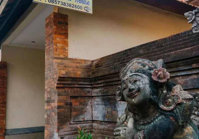 Hotelli Rahayu Guest House Ubud