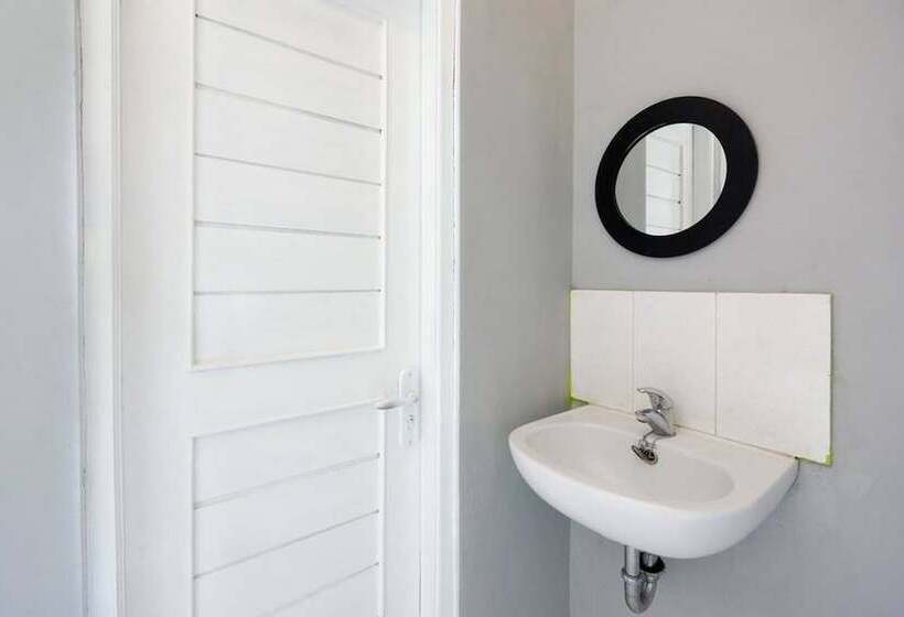 فندق Reddoorz Near Solo Square 3