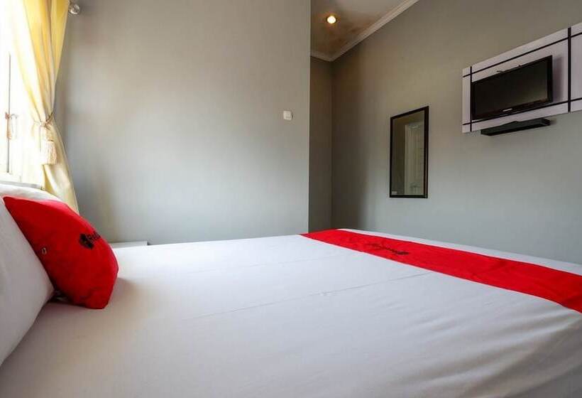 فندق Reddoorz Near Solo Square 3