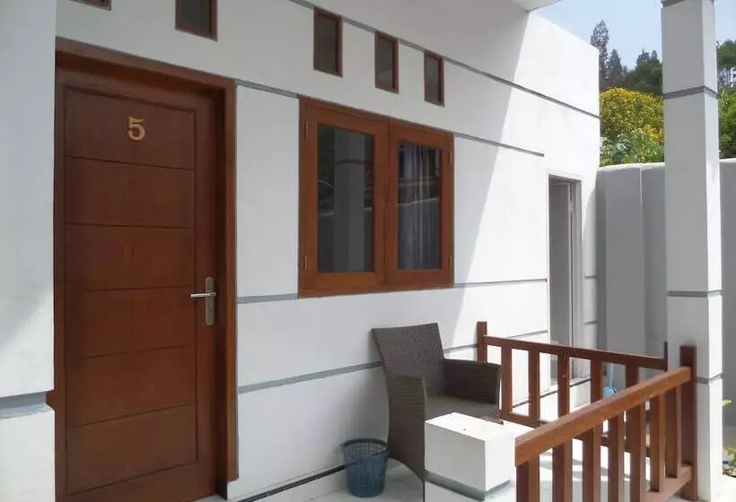 هتل Savana Guesthouse