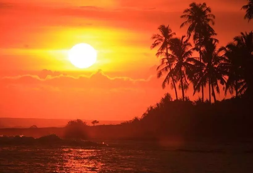 Hotelli Simeulue Surflodges