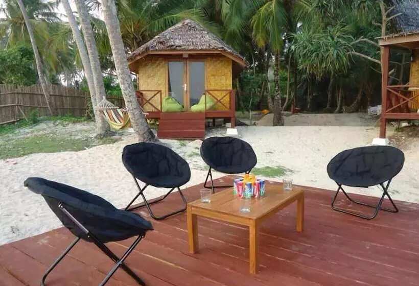 Hotelli Simeulue Surflodges