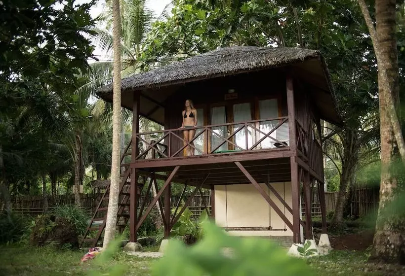 Hotelli Simeulue Surflodges