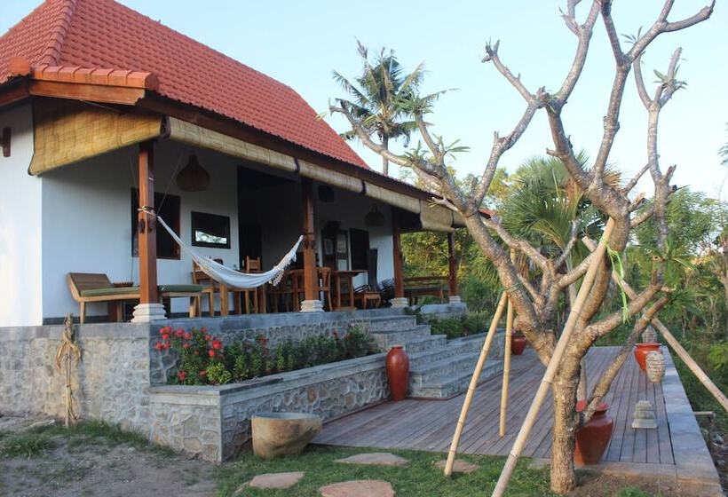 ペンション Frangipani Inn & Restaurant