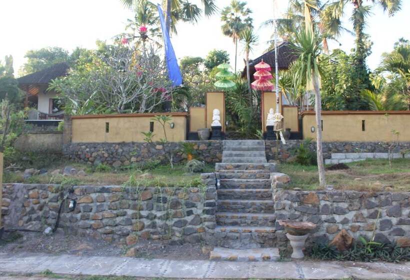 ペンション Frangipani Inn & Restaurant