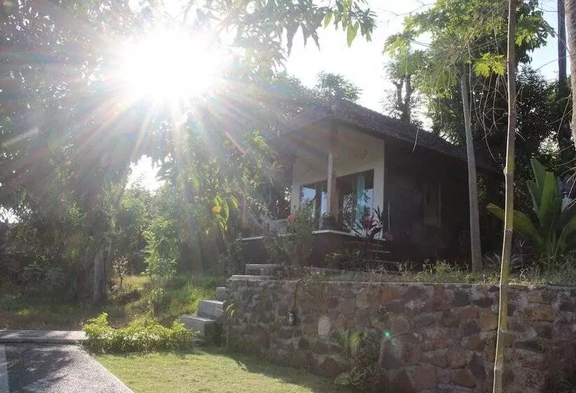 ペンション Frangipani Inn & Restaurant