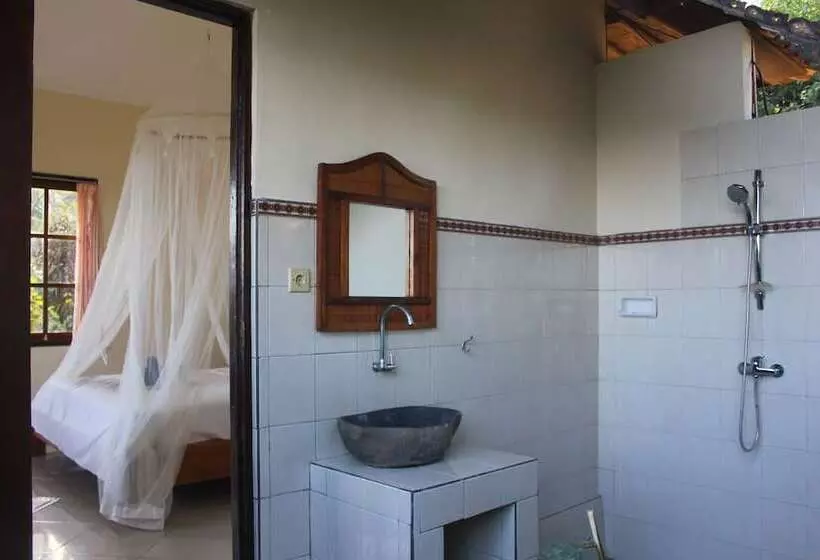 ペンション Frangipani Inn & Restaurant